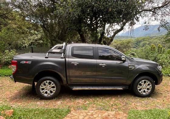FORD RANGER 3.2 XLT 4X4 CD 20V DIESEL 4P AUTOMÁTICO FORD RANGER 3.2 XLT 4X4 CD 20V DIESEL 4P AUTOMÁTICO